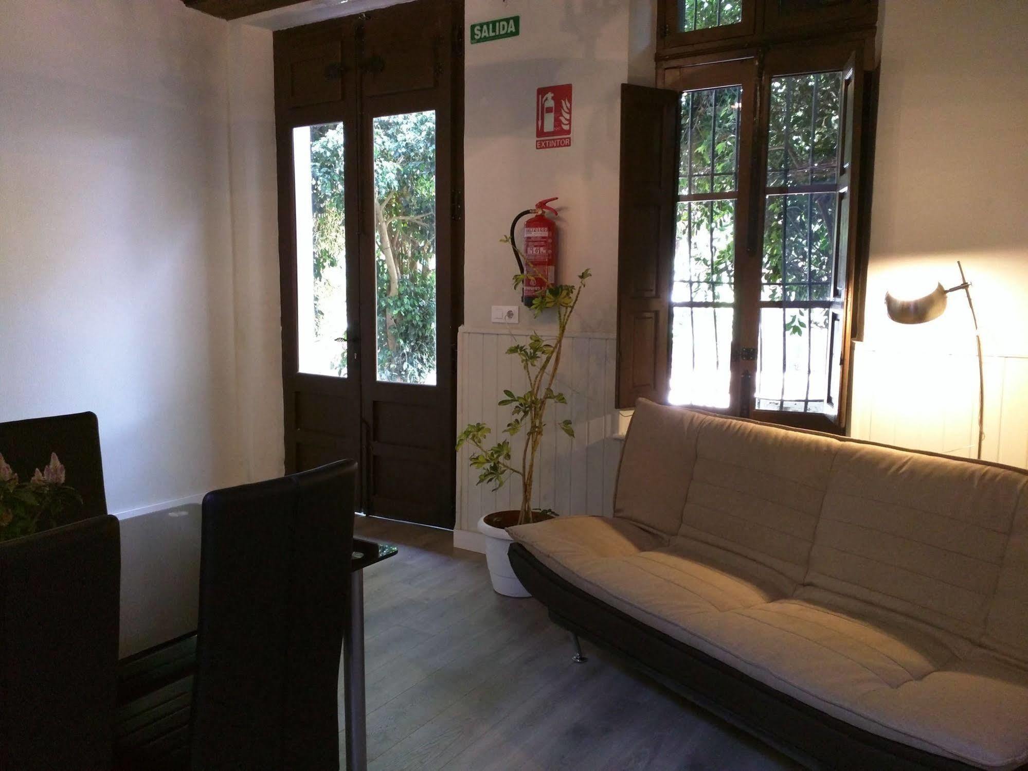 Nwt Paradise Urban Hostel Alicante Exteriör bild
