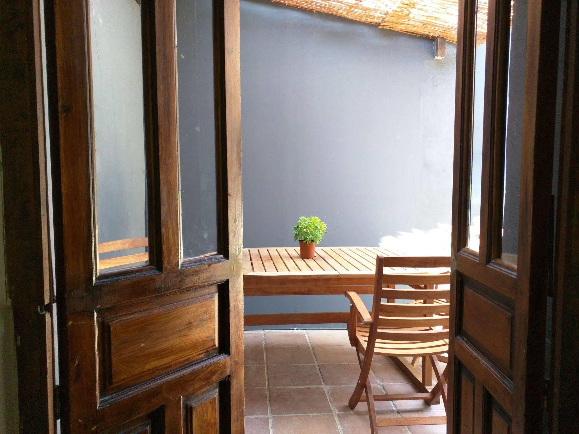 Nwt Paradise Urban Hostel Alicante Exteriör bild