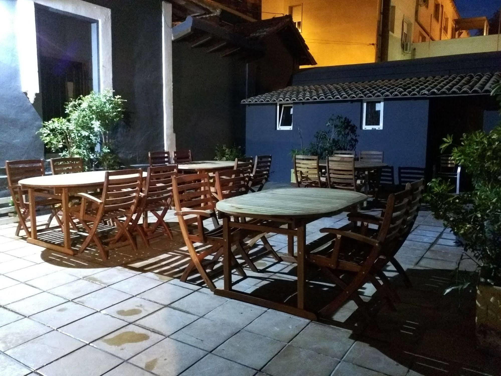 Nwt Paradise Urban Hostel Alicante Exteriör bild